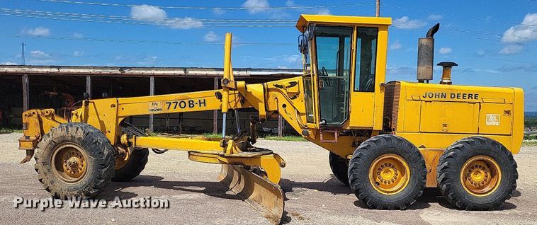 image for item LS9631 1992 John Deere 770B-H  motor grader