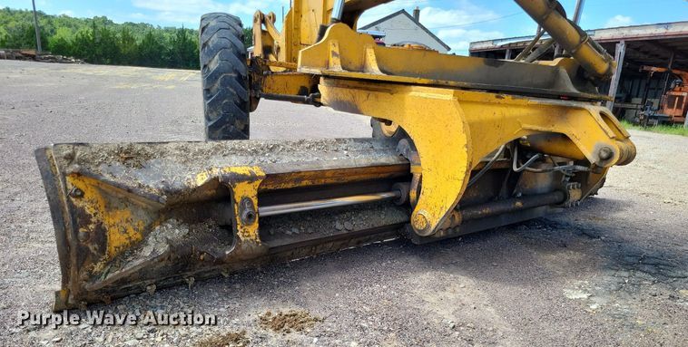 image for item LS9631 1992 John Deere 770B-H  motor grader