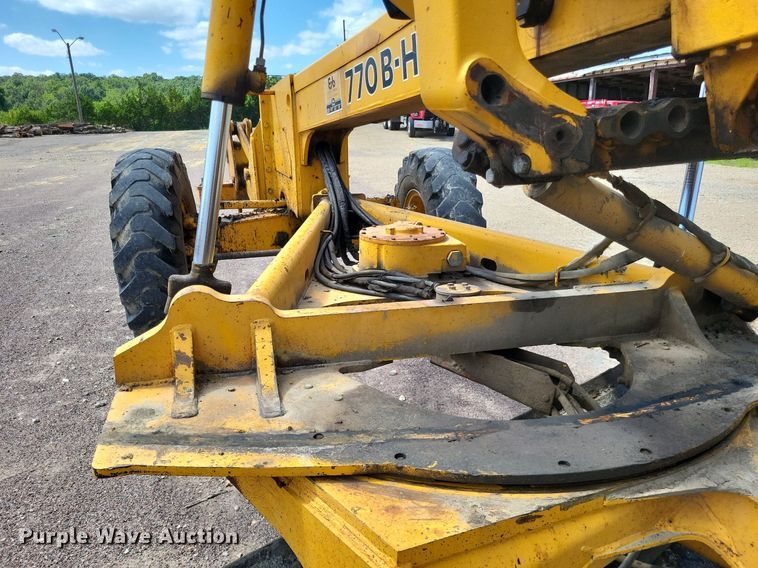 image for item LS9631 1992 John Deere 770B-H  motor grader