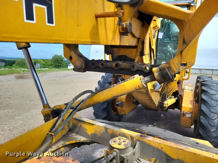 image for item LS9631 1992 John Deere 770B-H  motor grader