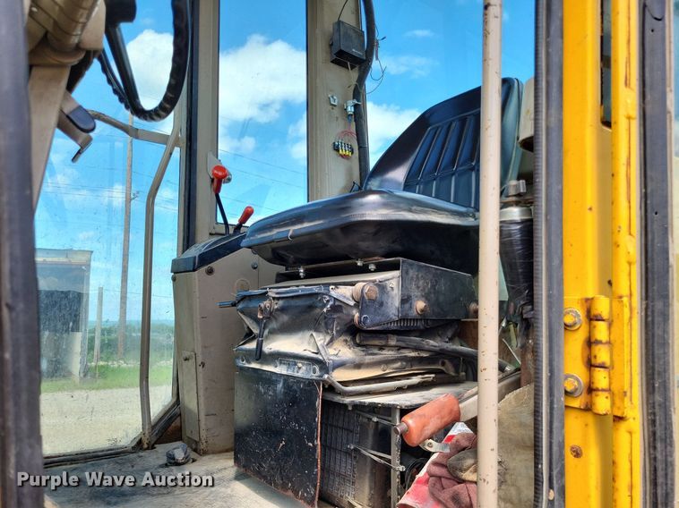 image for item LS9631 1992 John Deere 770B-H  motor grader