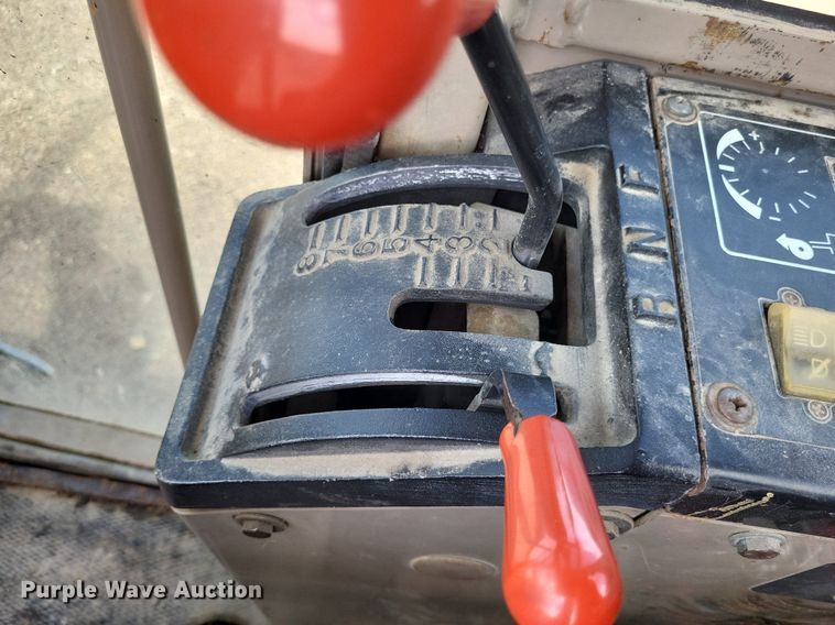 image for item LS9631 1992 John Deere 770B-H  motor grader