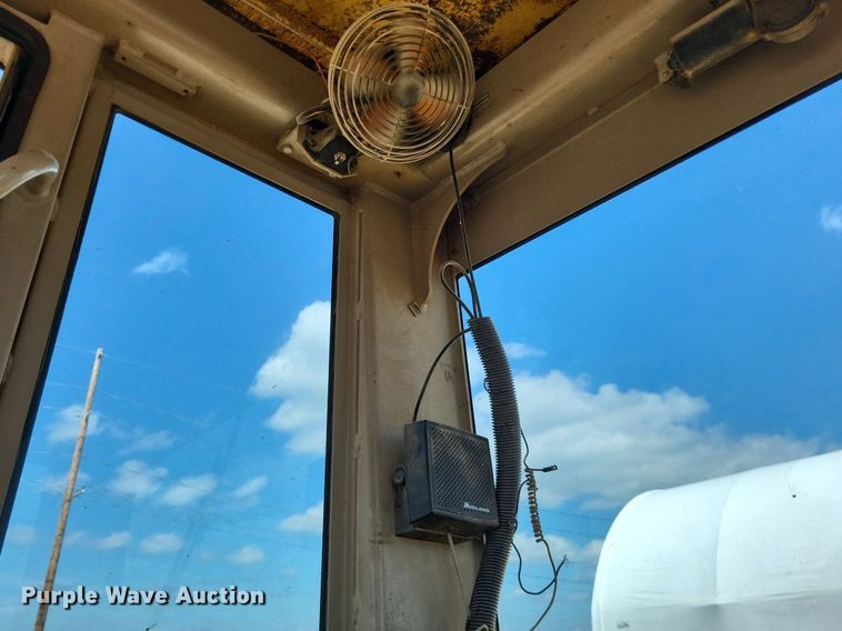 image for item LS9631 1992 John Deere 770B-H  motor grader