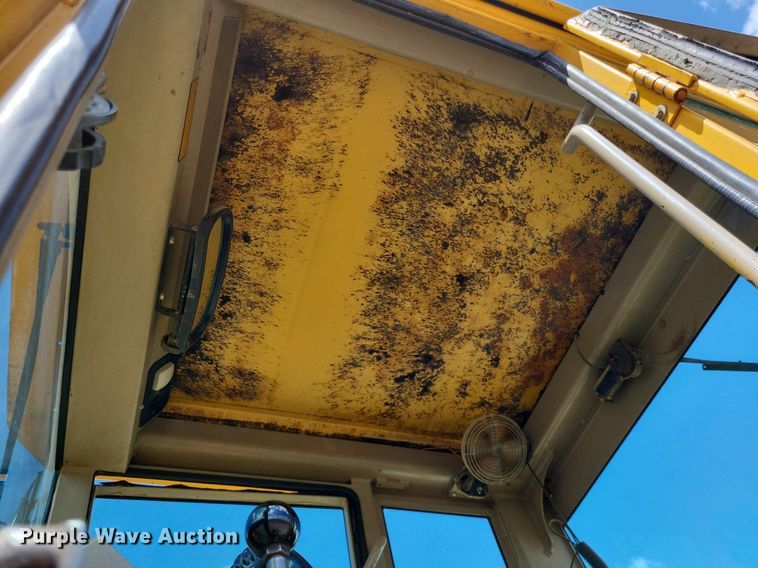 image for item LS9631 1992 John Deere 770B-H  motor grader