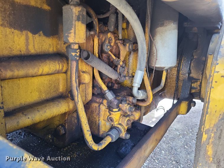 image for item LS9631 1992 John Deere 770B-H  motor grader