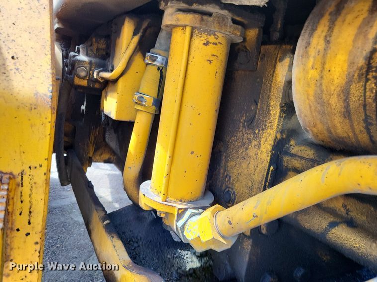 image for item LS9631 1992 John Deere 770B-H  motor grader