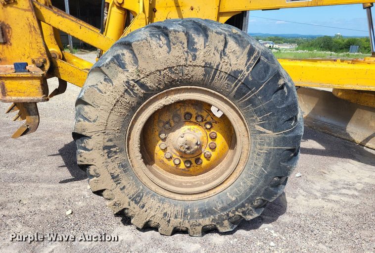 image for item LS9631 1992 John Deere 770B-H  motor grader