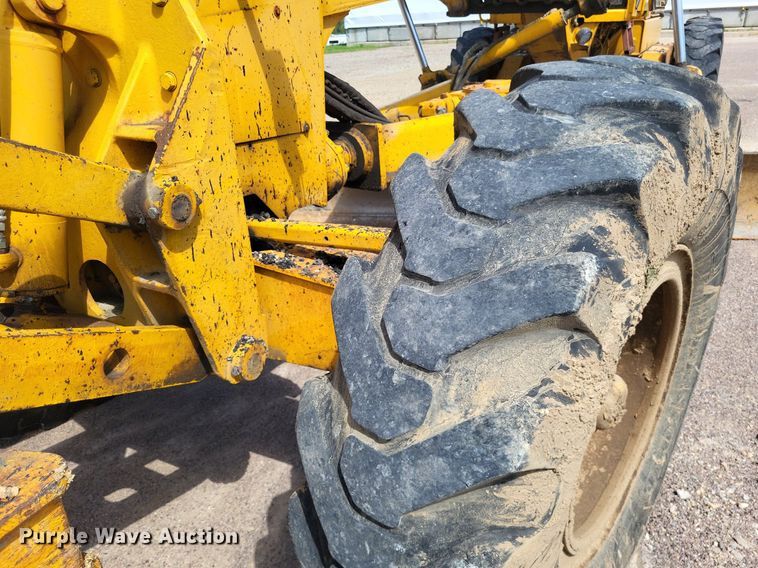 image for item LS9631 1992 John Deere 770B-H  motor grader