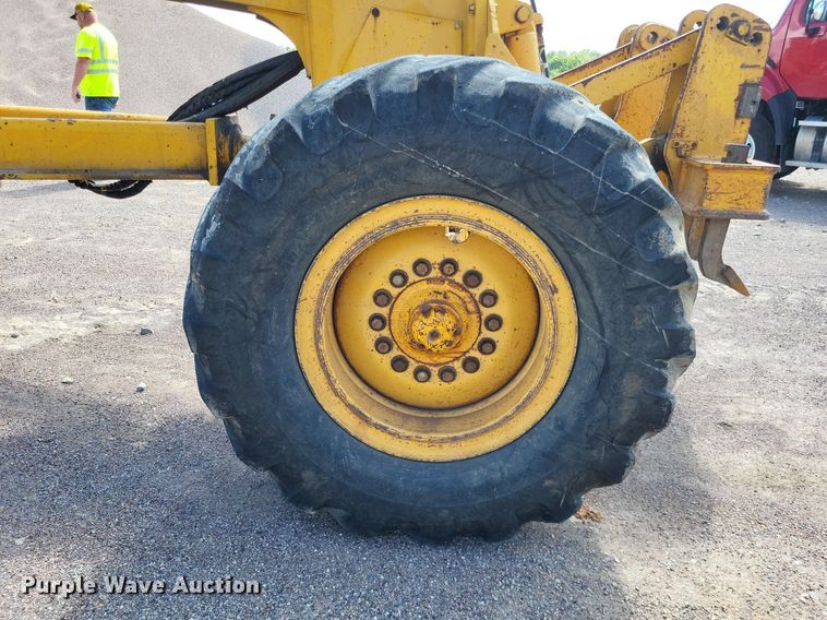 image for item LS9631 1992 John Deere 770B-H  motor grader