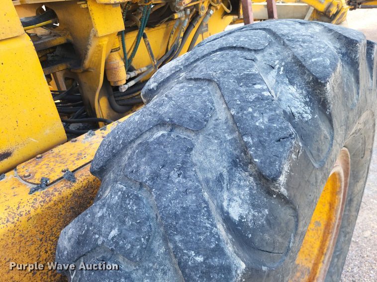 image for item LS9631 1992 John Deere 770B-H  motor grader