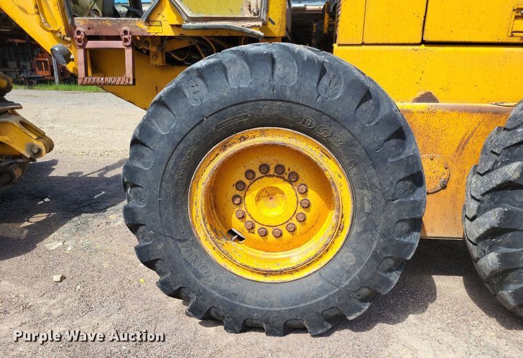 image for item LS9631 1992 John Deere 770B-H  motor grader