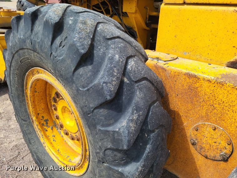 image for item LS9631 1992 John Deere 770B-H  motor grader