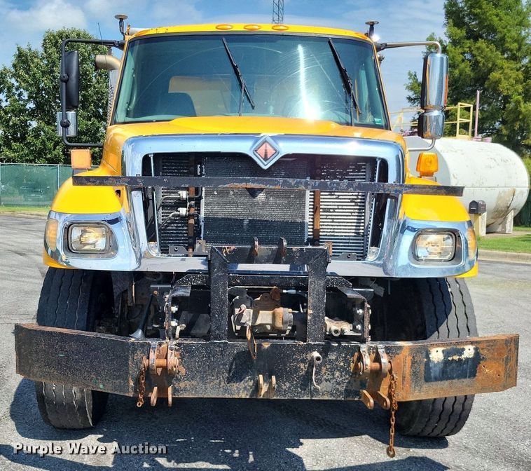 image for item LS9632 2006 International 7400  dump truck