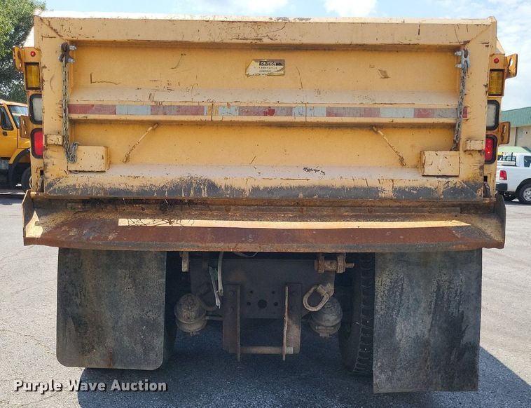 image for item LS9632 2006 International 7400  dump truck