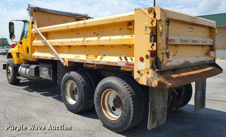 image for item LS9632 2006 International 7400  dump truck