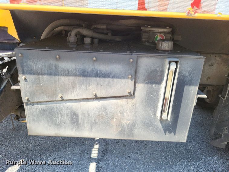 image for item LS9632 2006 International 7400  dump truck