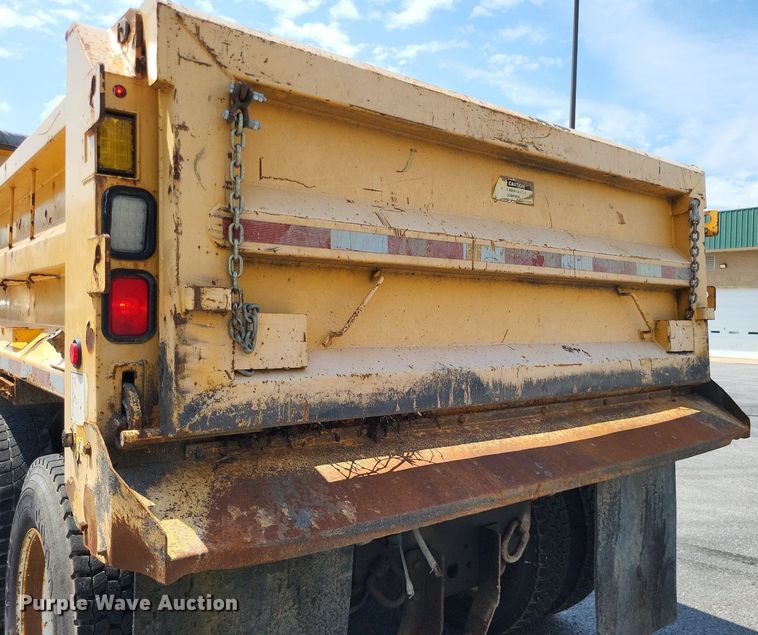 image for item LS9632 2006 International 7400  dump truck