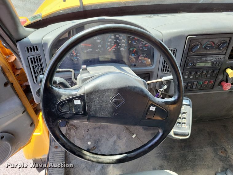 image for item LS9632 2006 International 7400  dump truck