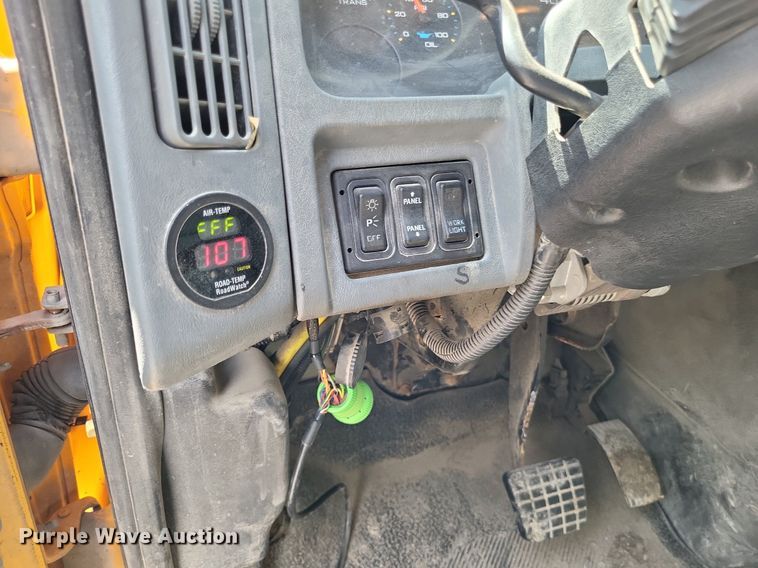 image for item LS9632 2006 International 7400  dump truck