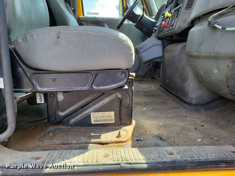 image for item LS9632 2006 International 7400  dump truck