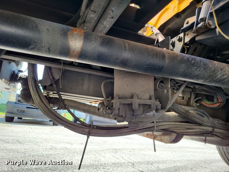 image for item LS9632 2006 International 7400  dump truck