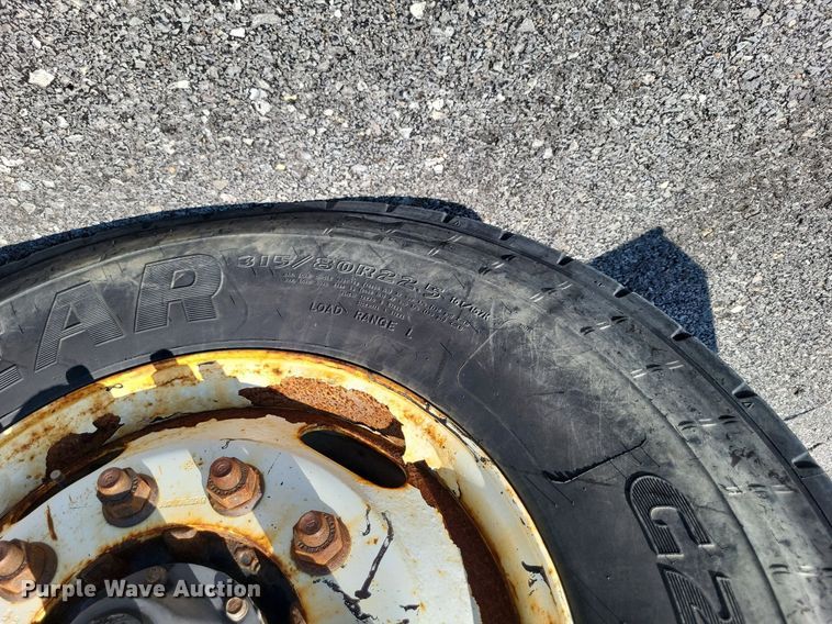 image for item LS9632 2006 International 7400  dump truck