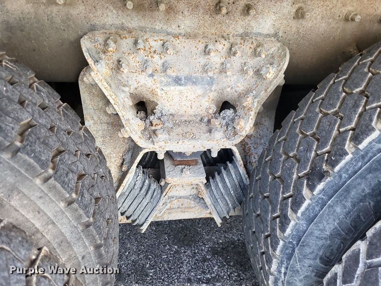 image for item LS9632 2006 International 7400  dump truck