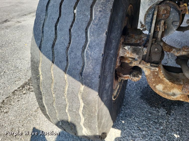 image for item LS9632 2006 International 7400  dump truck