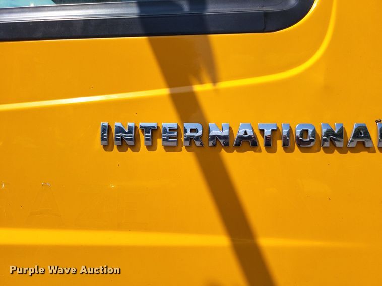 image for item LS9632 2006 International 7400  dump truck