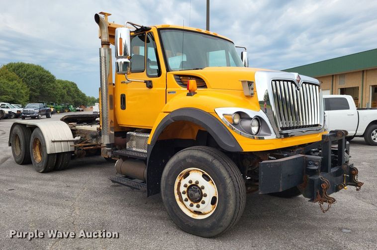 image for item LS9633 2011 International WorkStar 7600  semi truck