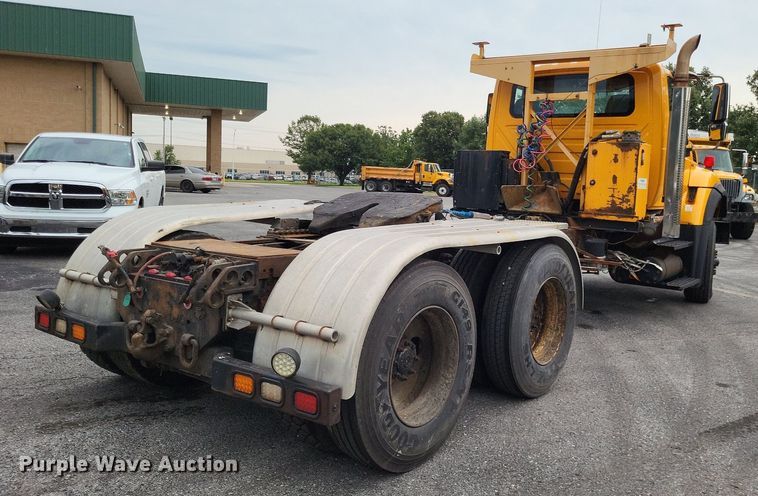 image for item LS9633 2011 International WorkStar 7600  semi truck