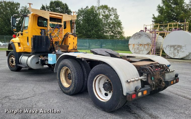 image for item LS9633 2011 International WorkStar 7600  semi truck