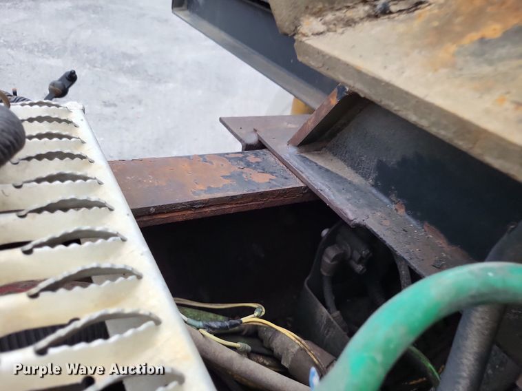 image for item LS9633 2011 International WorkStar 7600  semi truck