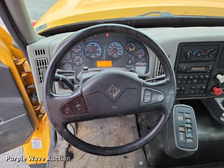 image for item LS9633 2011 International WorkStar 7600  semi truck