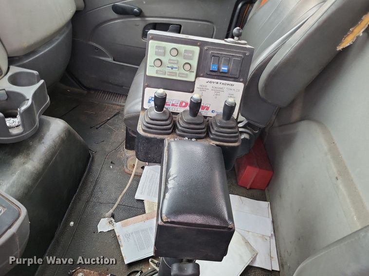 image for item LS9633 2011 International WorkStar 7600  semi truck