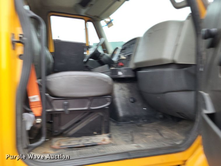 image for item LS9633 2011 International WorkStar 7600  semi truck