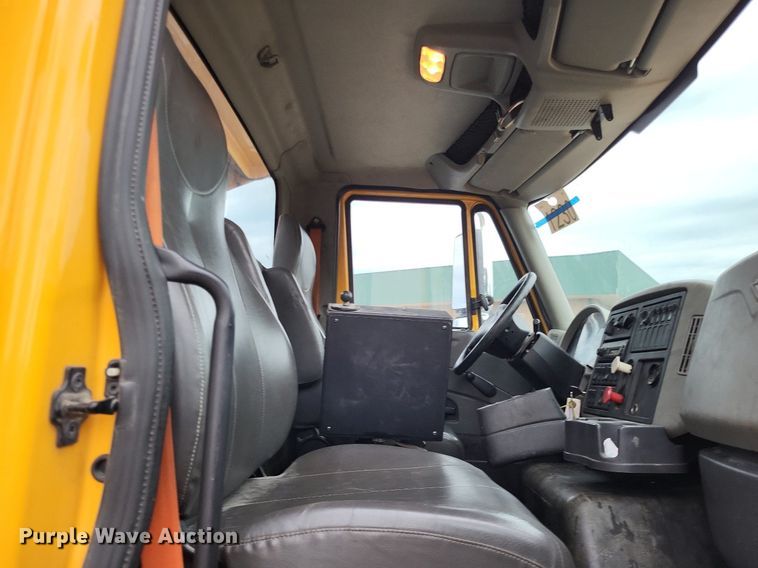 image for item LS9633 2011 International WorkStar 7600  semi truck