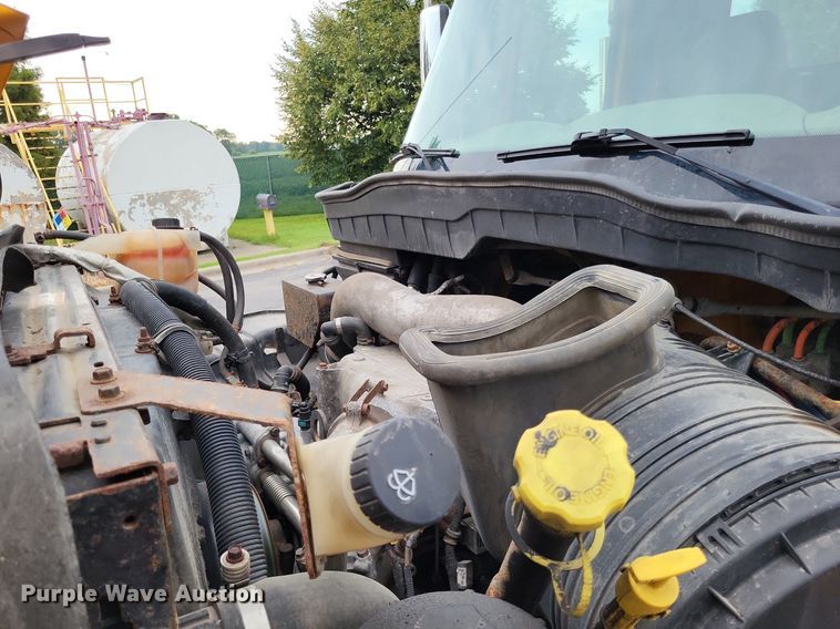 image for item LS9633 2011 International WorkStar 7600  semi truck