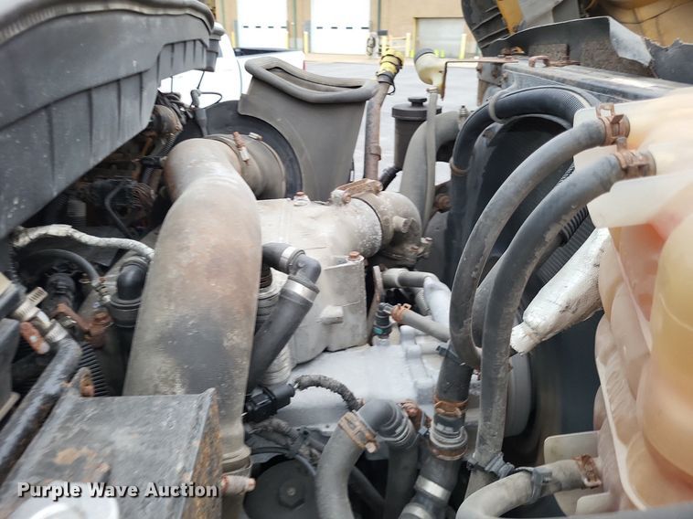 image for item LS9633 2011 International WorkStar 7600  semi truck