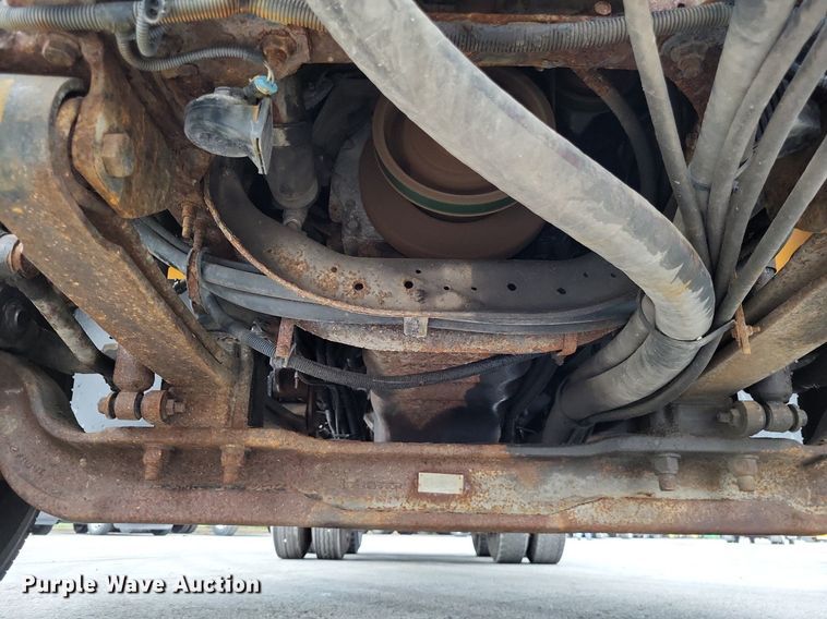 image for item LS9633 2011 International WorkStar 7600  semi truck