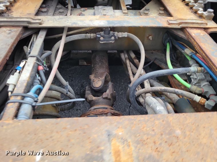 image for item LS9633 2011 International WorkStar 7600  semi truck