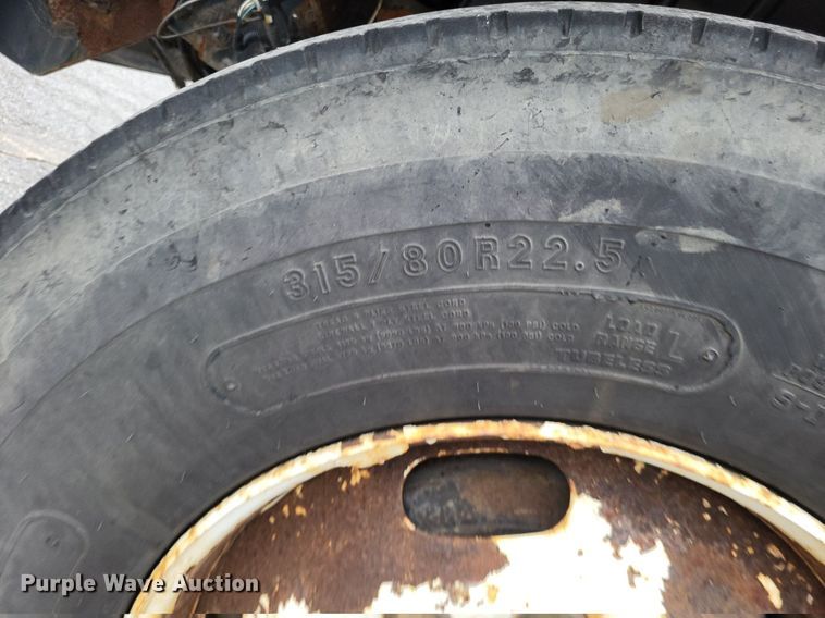 image for item LS9633 2011 International WorkStar 7600  semi truck