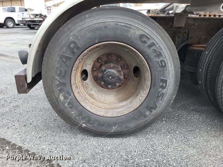 image for item LS9633 2011 International WorkStar 7600  semi truck