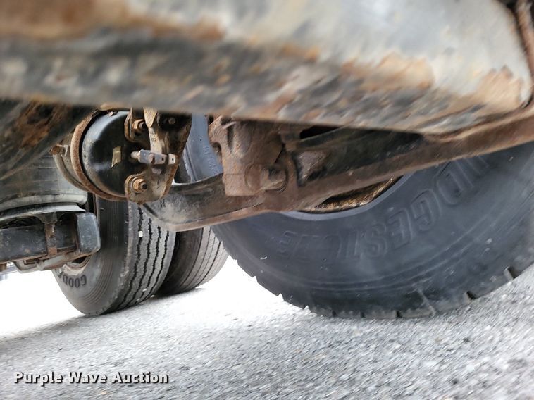 image for item LS9633 2011 International WorkStar 7600  semi truck