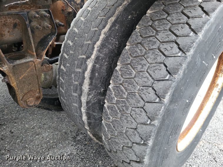 image for item LS9633 2011 International WorkStar 7600  semi truck