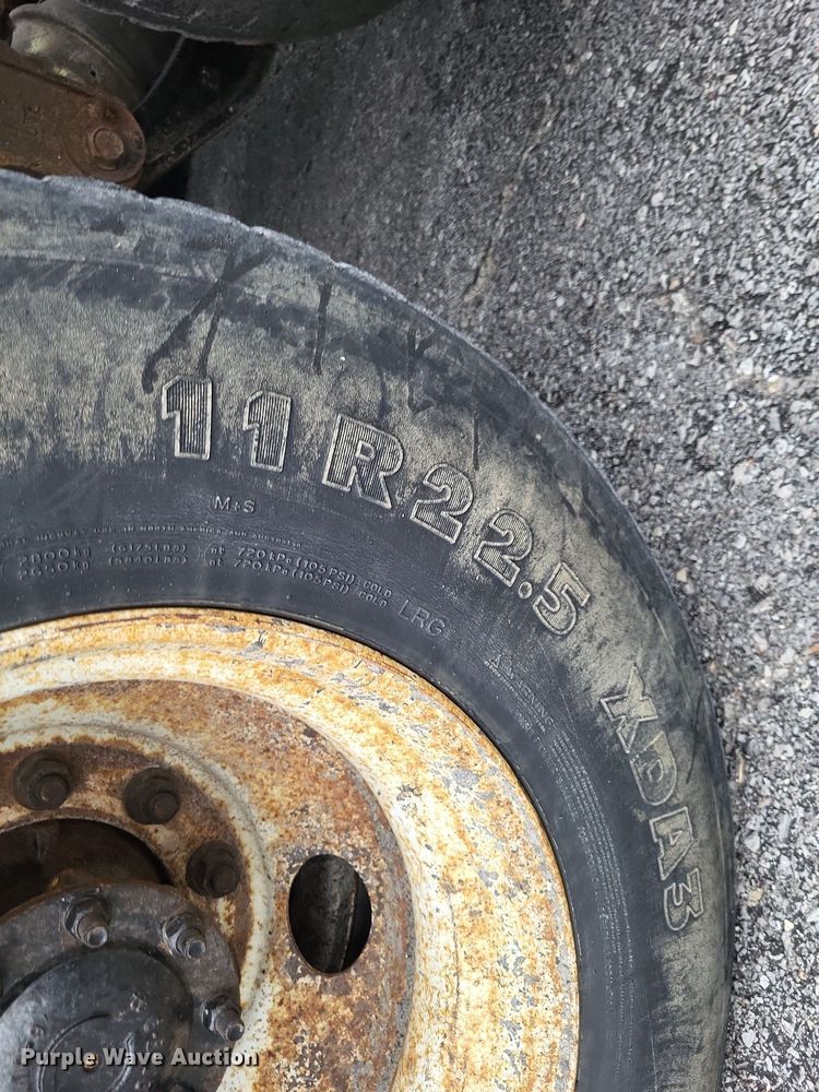 image for item LS9633 2011 International WorkStar 7600  semi truck