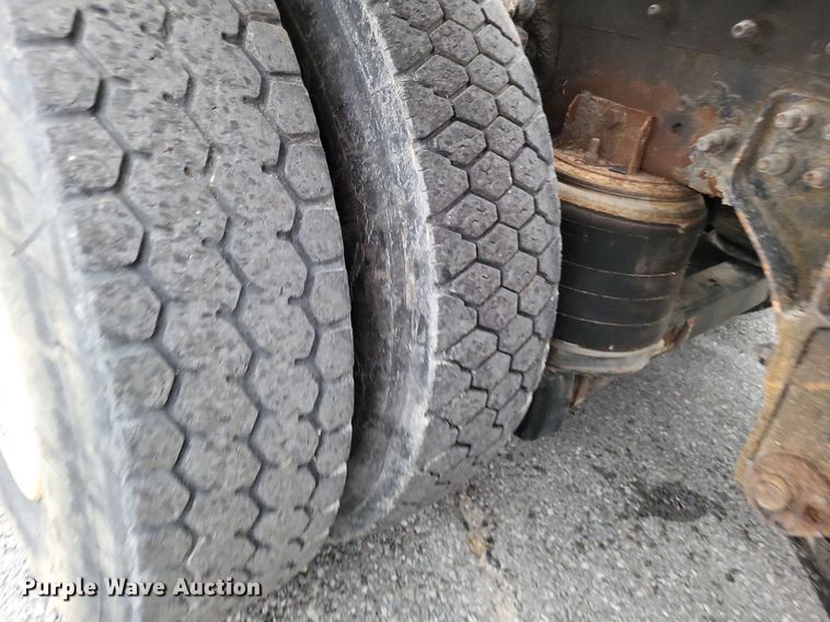 image for item LS9633 2011 International WorkStar 7600  semi truck