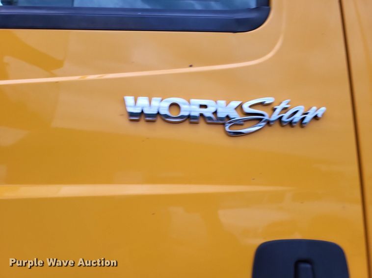image for item LS9633 2011 International WorkStar 7600  semi truck
