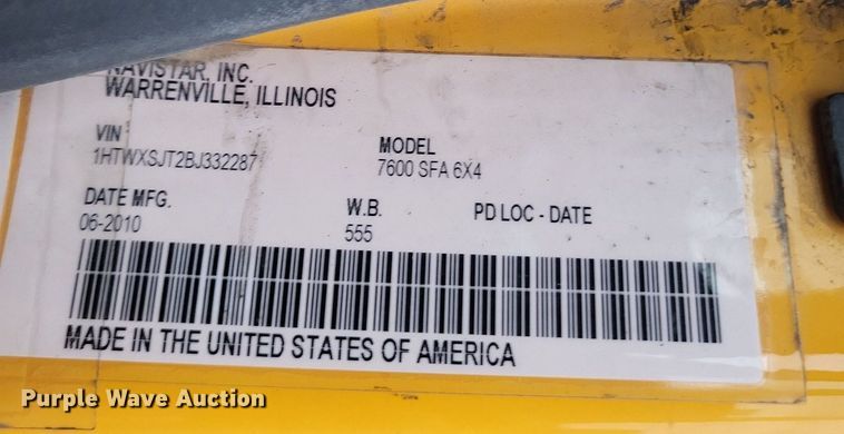 image for item LS9633 2011 International WorkStar 7600  semi truck