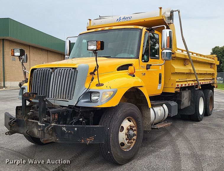 image for item LS9634 2007 International 7400  dump truck